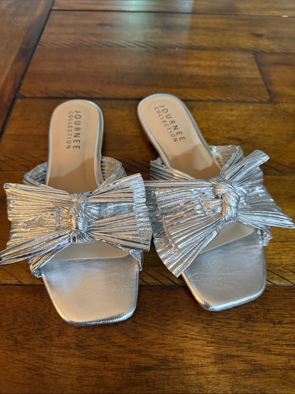 Journee Collection Metallic Silver Knot Bow Slide Mules